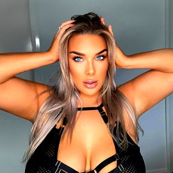 OnlyFans Model Ashlee in Intimate Moment