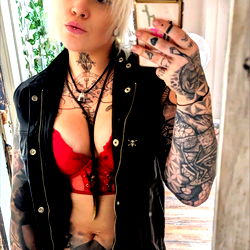 Kelsi_V on OnlyFans: UK Model with Tattoos