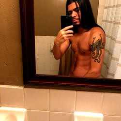 Nelly Kelly's Stylish Bathroom Mirror Selfie