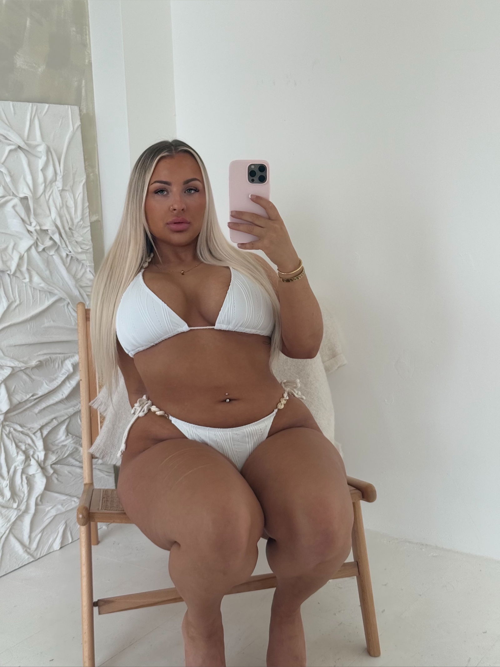 Abbie Carroll 🤍 photo