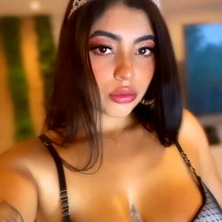 18 Y/O ViRGIN 👰‍♀️ Takes a Stylish Selfie