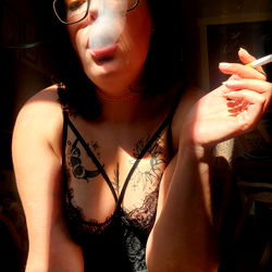 Cassidy Love 💕, OnlyFans Model, Smoking, United States