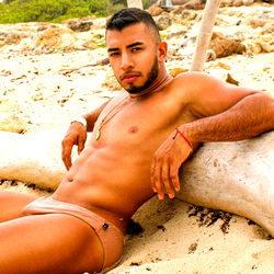 Alejandro's Beachside Glamour Shoot