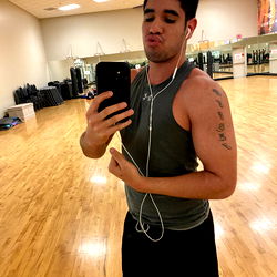 Alex_Rodrigo, a Fitness Enthusiast at a Gym