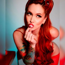 Maria Fernanda in Wonderland