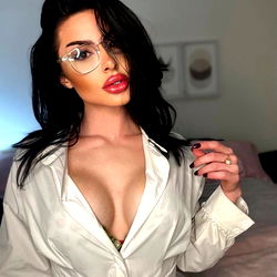 Ava Madyson - AvaMadyson.com