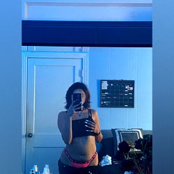 OnlyFans Model Mal 🍃 in a Bathrobe, Showing off her New Belly Button Piercing