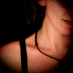 Reliy: A Study in Contrast