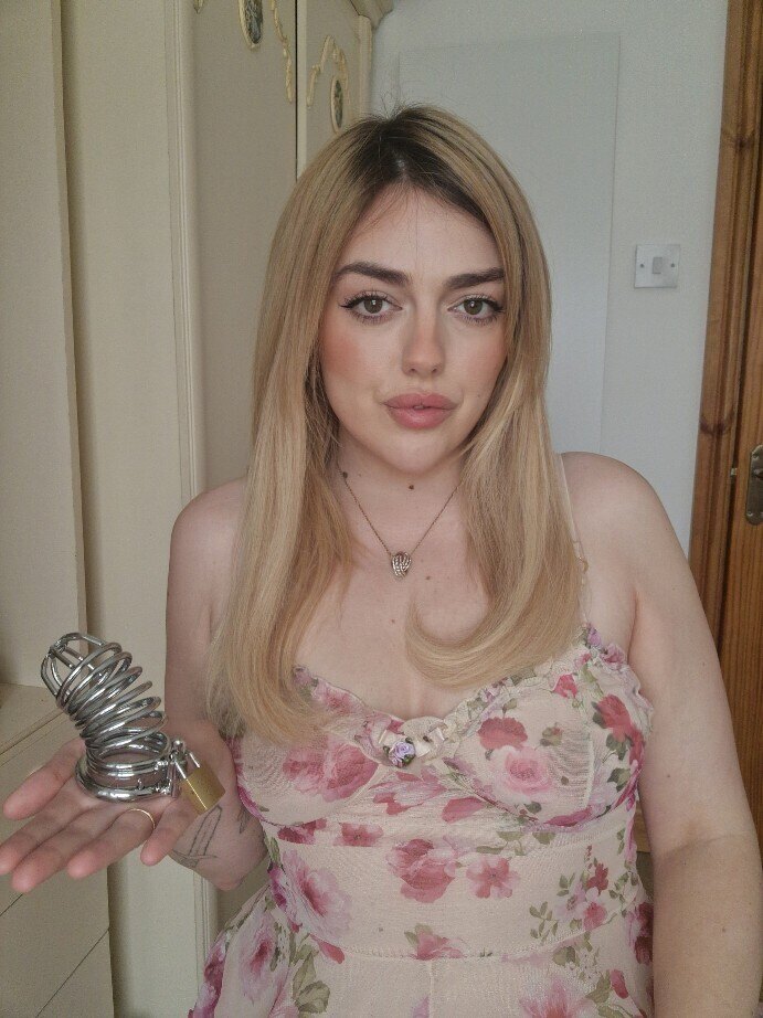 Welsh Mommy. Ms Sofie🤤 photo