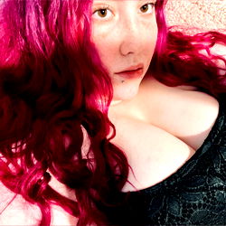 OnlyFans Model Tessa in Stylish Pink Hair