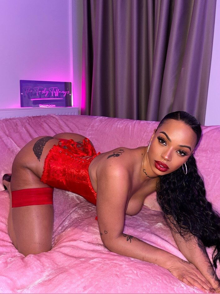 TASTY TIFFANY 🤍 photo