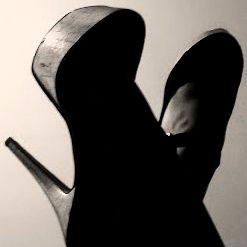 OnlyFans Model Dahlia Rose Showcasing Elegant High Heels