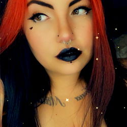 ArexRex's Stylish and Gothic Makeup Look