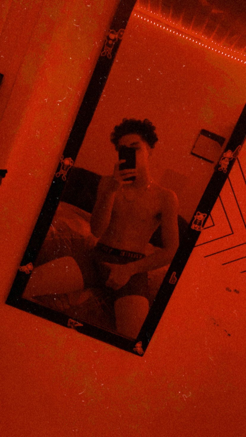 _Travis_Rivera_ photo