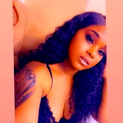 Stunning Niquesfineass Model Sharing Moment on OnlyFans