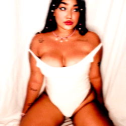 ALSHA 🍒 🍑 photo