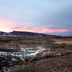 Twinkletoes77's Majestic Sunset: A Scenic Desert Panorama at Dusk