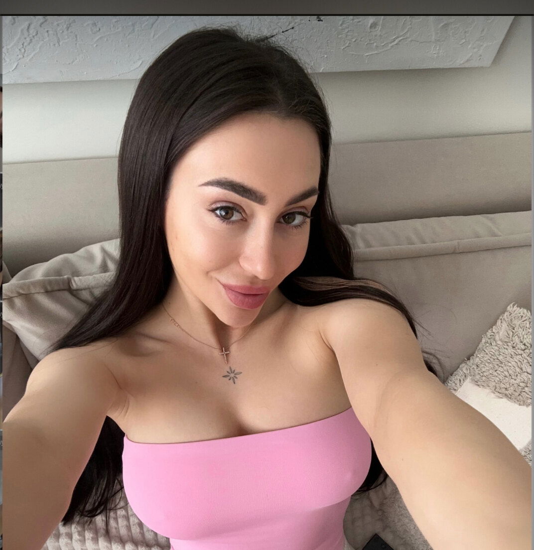 🍒 L O U I S E 🍒 photo