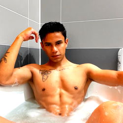 Fit Onlyfans Model Juanstange in Bath