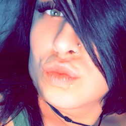 Hellkitten, the tattooed beauty queen of the OnlyFans world