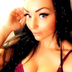 Rae - A Model from the West Coast