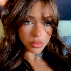 Emm's Glamorous OnlyFans Photo