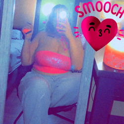 Stylish OnlyFans Model Lo Katiee 💦 Shows Off Her Look in a Mirror Selfie