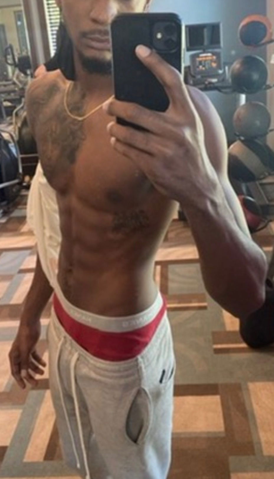 Mrmakeherfacemesy photo