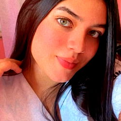 Andrea Quiroga - Instagram Model & Social Media Influencer