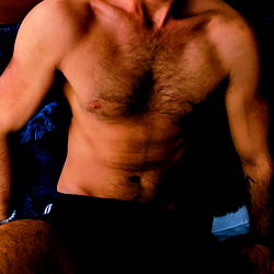 Alejandro Martรญnez photo