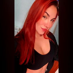 Elisa 🖤🔞, From: España