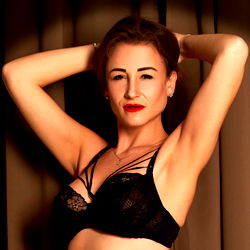 Sultry Addie Aveline