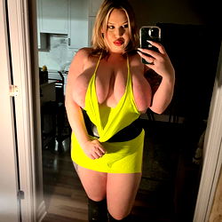 AbbyCannons: Canadian OnlyFans Model