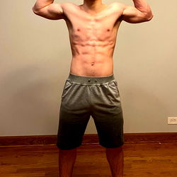 OnlyFans Model Alan Long Showcases His Shirtless Workout Routine