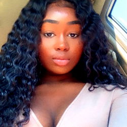 Onlyfans Model Robyn's Stylish Look