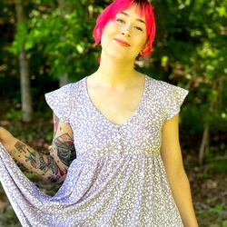 Stylish Plus Size Model Andi Winters Poses for Paradise