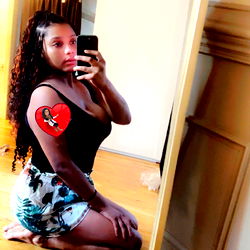 Crybabyy, a North Carolina OnlyFans Model Shows Off