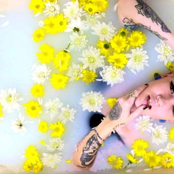 Autumn Rae ๐ธ photo