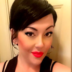 Chic Delia Deed, Los Angeles