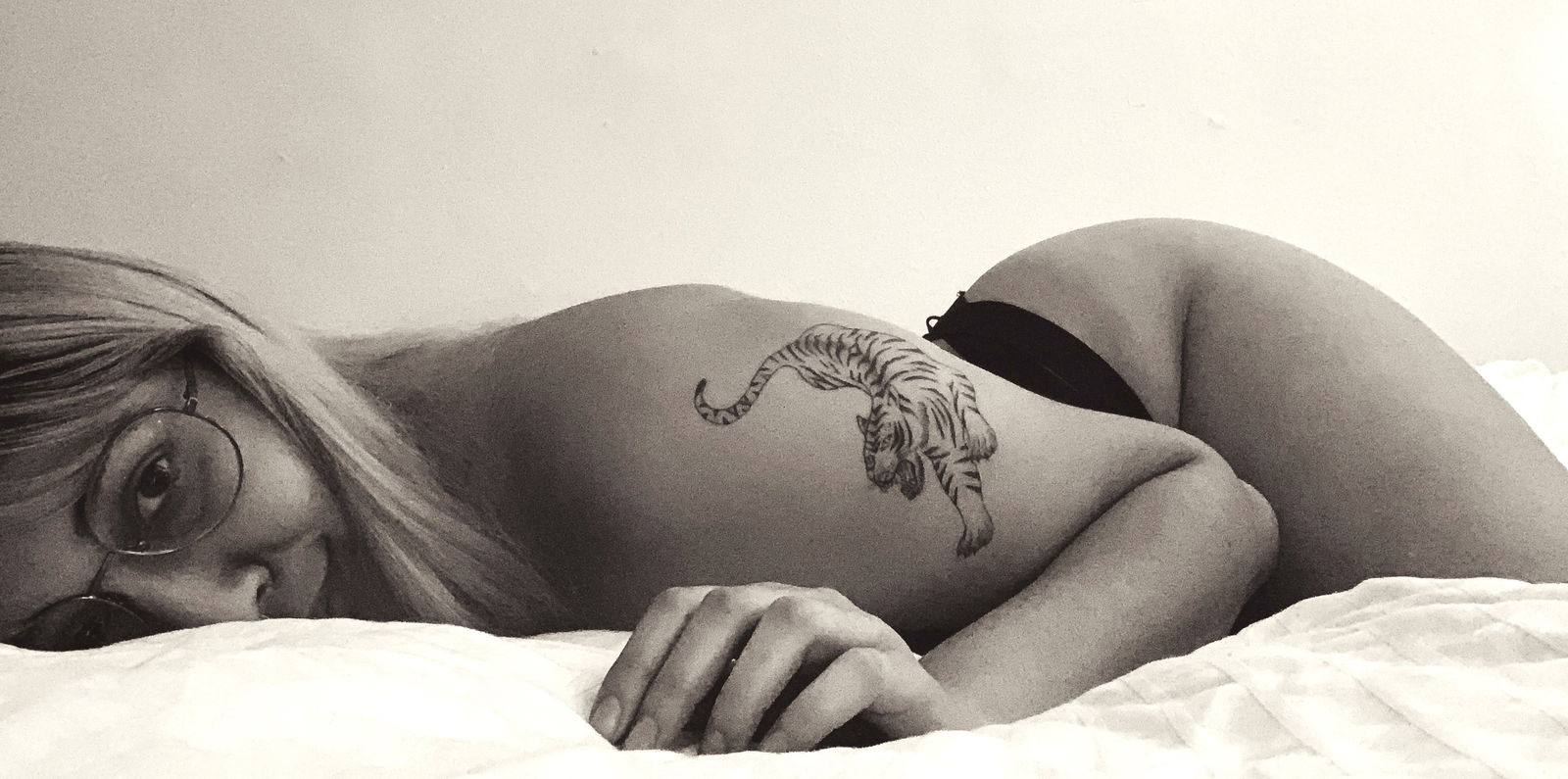 Amelia Bloom FREE!! photo