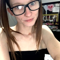 Ashley♒️ in a casual, stylish pose for a strong online presence