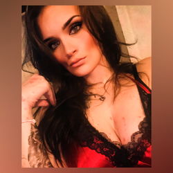 Striking Model Photograph with Your Wet Dreamz