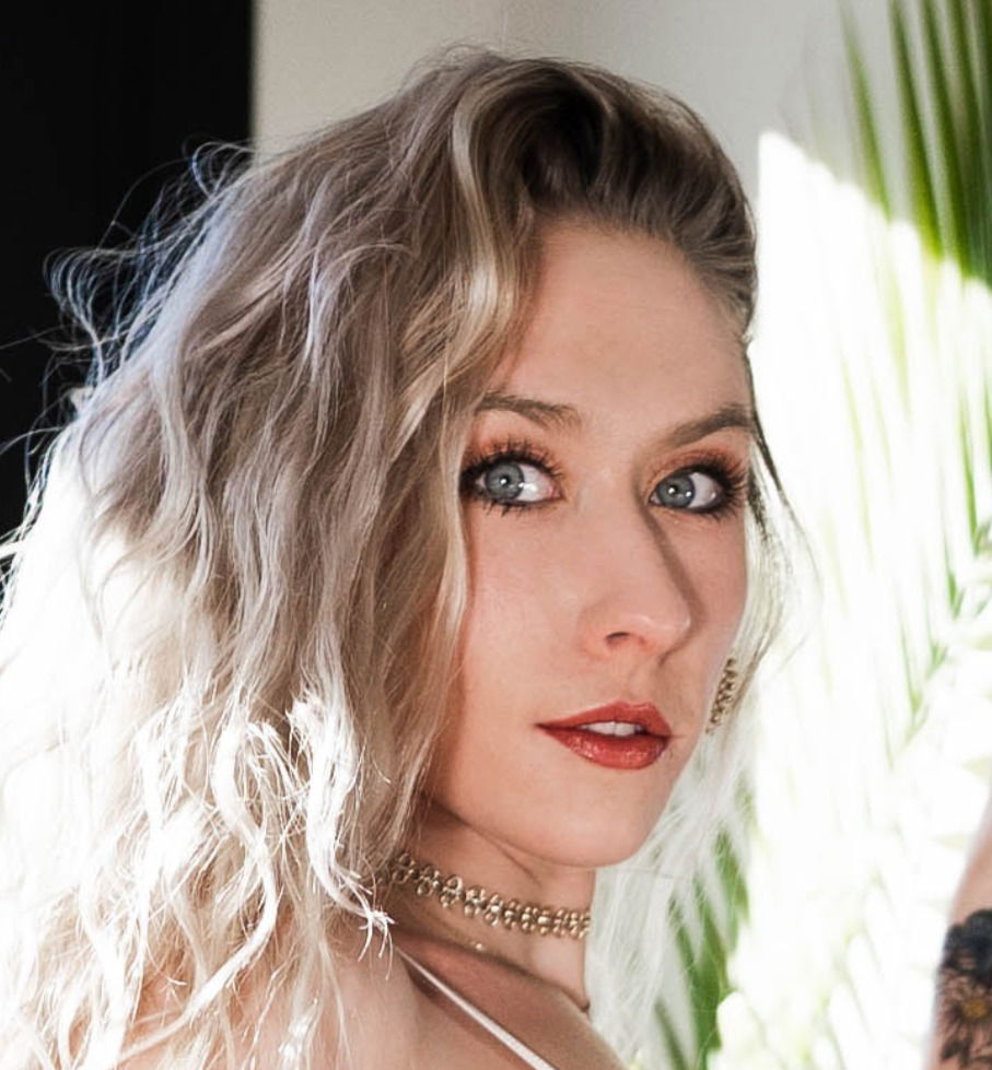 Evangeline Darling photo