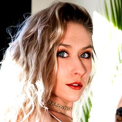 Evangeline Darling photo