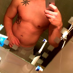 A Well-Defined Fitness Model in a Bathroom Mirror