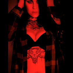 Ravishing Tattooed Teá Renee Hobbs Model in an Eye-catching Plaid Flannel and Piercing Tattoos