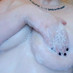 Casey, the London-based OnlyFans model with a body to die for!