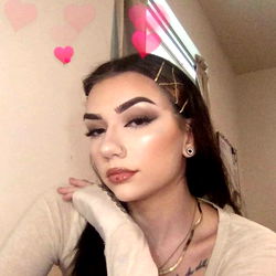 Aesthetic Portrait of OnlyFans Model 'Plum'