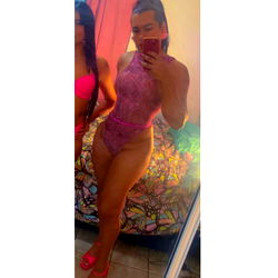 🏳️‍⚧️ Puerto Rican Model's Stylish Look, 