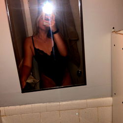 Coxi's Bathroom Mirror Selfie